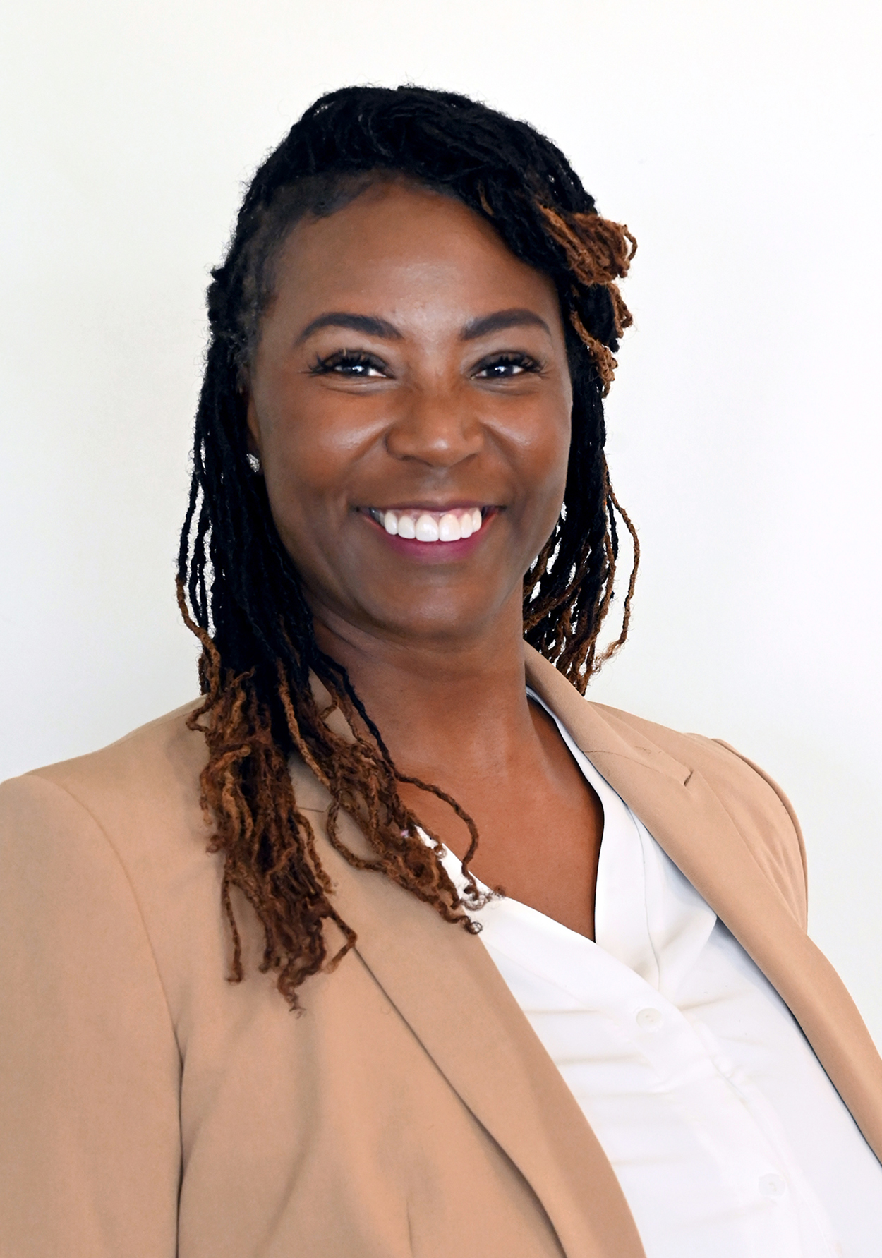 Dir Annette Hodge